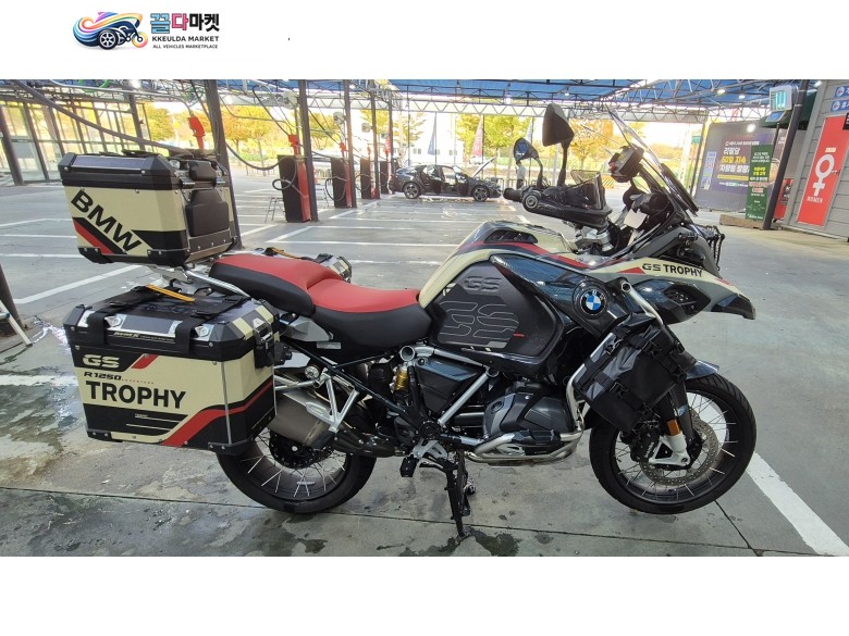 BMW R 1250 GS 2023년식 신차급 어드방 방출합니다.