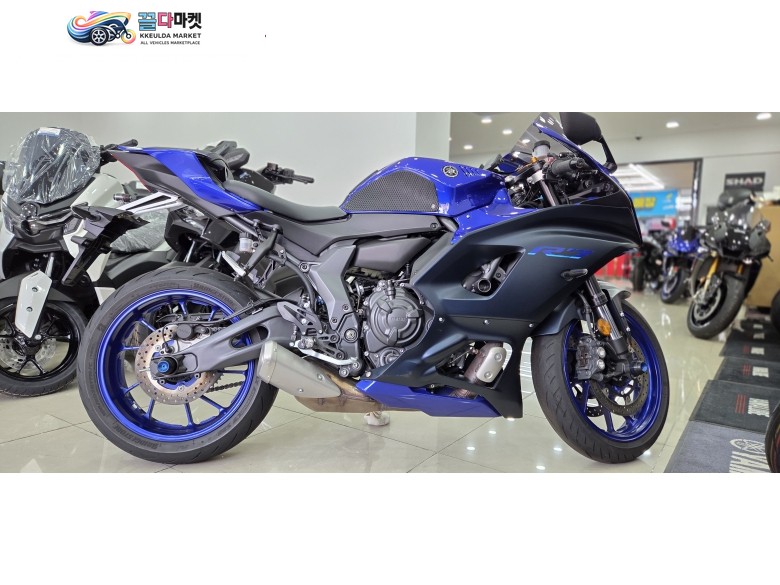 야마하 YZF R7 2023년식 2023년식 / YAMAHA / YZF-R7 /적은키로수 차량 판매 중이니다.