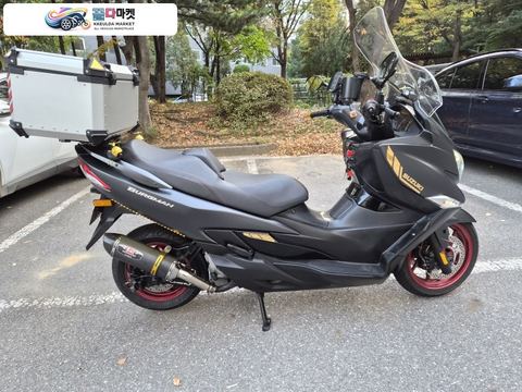 스즈끼 버그만 400 ABS 2018년식 버그만400 쿠페