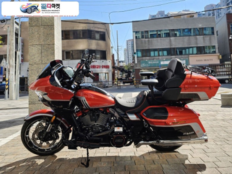 할리데이비슨 CVO 로드 글라이드 2024년식 2024 로드글라이드 CVO 판매합니다 (주행 1,500km / 실내보관 / 옵션 1,300만)