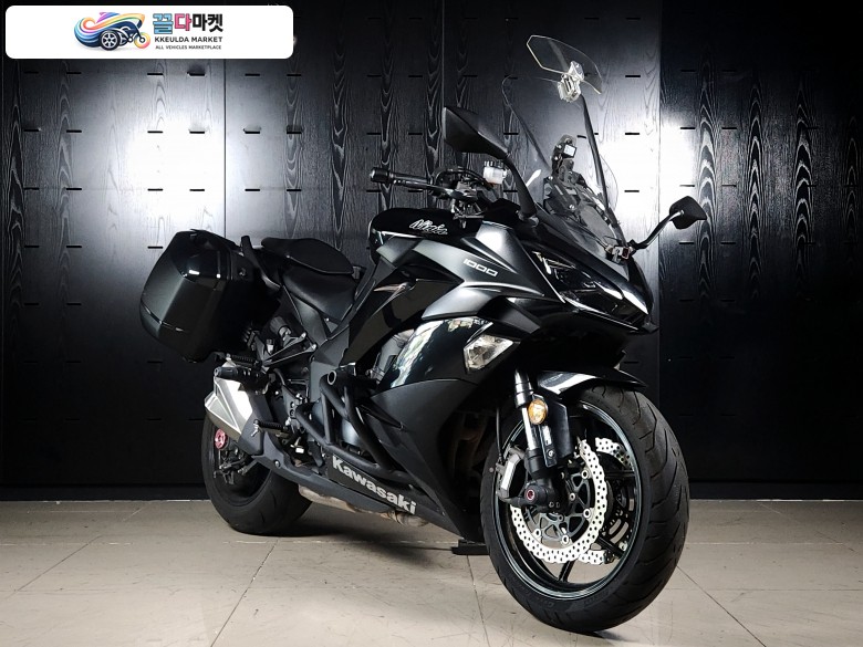 가와사키 Z 1000 SX 2019년식 [가와사키 공식모델] Z1000SX ABS - 저먼아이 정품 2채널 블랙박스 장착 - 무사고 깔끔한 신차급 중고 매물 - 정직한 매입과 최고가 대차를 도와드립니다