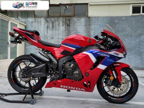 혼다 CBR 600 RR 2025년식 CBR600RR / 4075km / 튜닝 다수