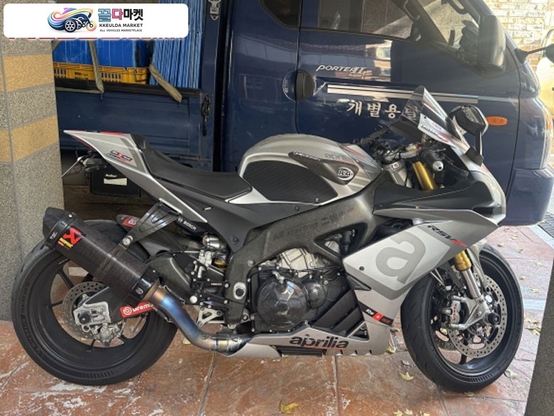 아프릴리아 RSV 4 R 2015년식 아프릴리아 RSV4 꿀매 판매합니다.