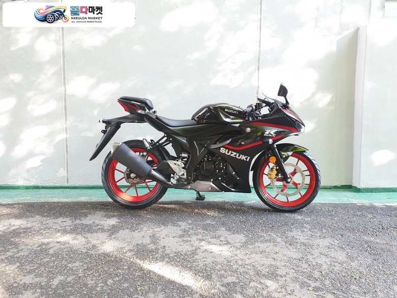 스즈끼 GSX R 125 ABS 2024년식 디엠바이크&스즈키마포점 - 2025년식 스즈키 GSX-R125ABS [ 신차!! ] 전차종매입!대차가능!