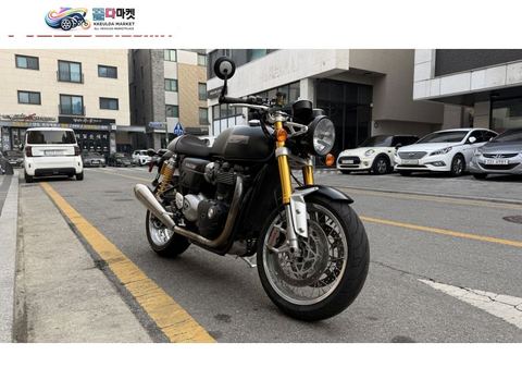 트라이엄프 트럭스턴 R 2016년식 16' TRIUMPH THRUXTON R / 트라이엄프 스럭스턴 R / 중고바이크