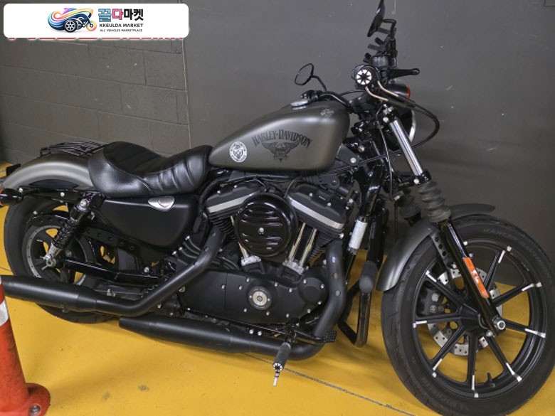 할리데이비슨 883 2018년식 할리데이비슨 Iron 883 초 A급 카키