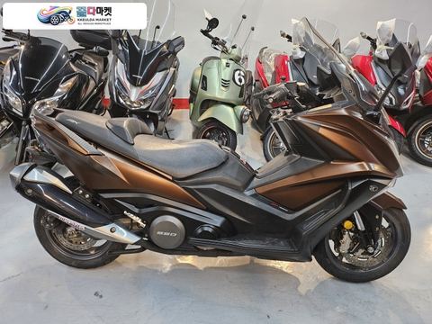 킴코 AK 550 i 2018년식 킴코 AK550 18년식 판매합니다