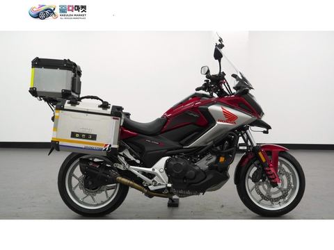 혼다 NC 750 X 2018년식 [ 매버릭바이크 ] MIVV 머플러(구변완료)가 장착된 혼다 NC750X 판매합니다.
