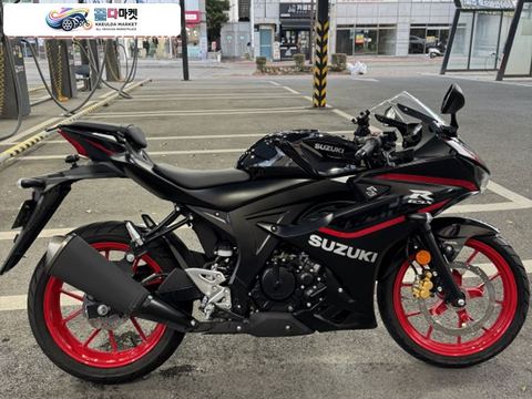 스즈끼 GSX R 125 ABS 2025년식 스즈키 2025년식 GSX-R125 주행거리 2414km 신차급 판매합니다.