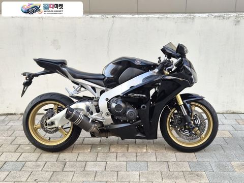 혼다 CBR 1000 RR 2010년식 CBR1000RR 2010년식 판매합니다.