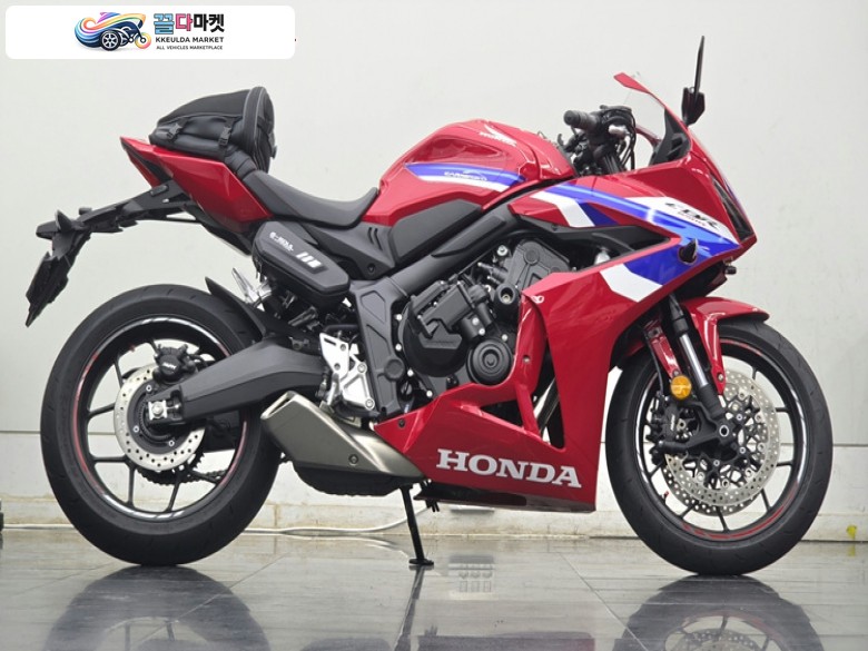 혼다 CBR 650 R E 클러치 2025년식 신차급 판매. 혼다 CBR650R E-클러치. PPF시공