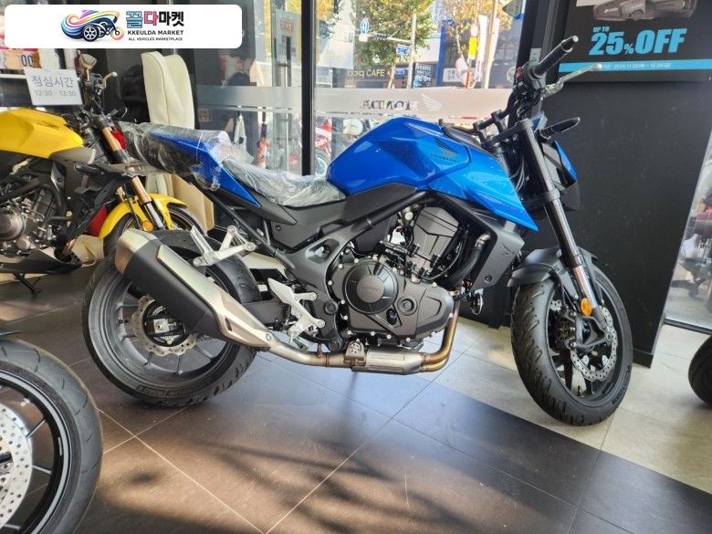 혼다 CB 750 호넷 2025년식 25년 호넷750 블루 / 블랙 신차 판매