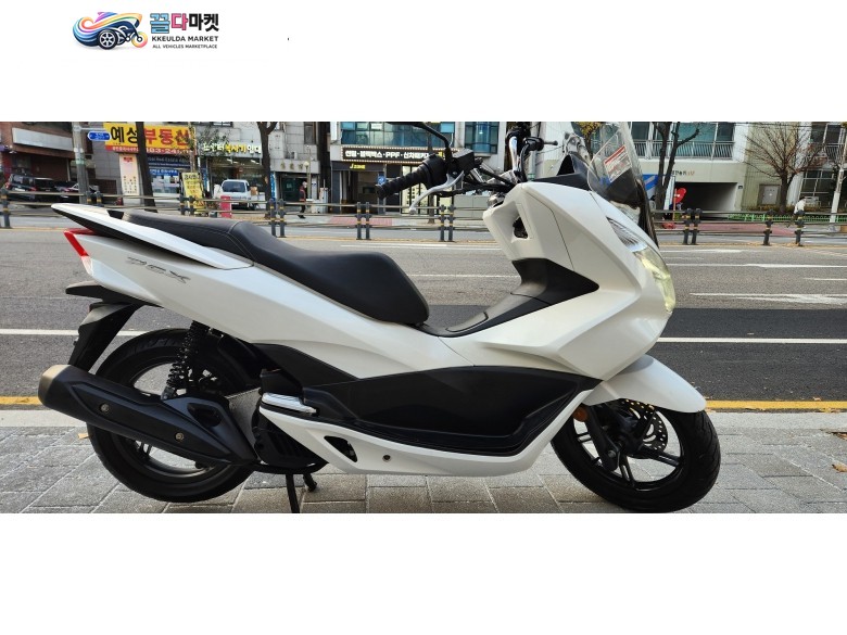 혼다 PCX 125 FI 2018년식 년식대비 상태 짱짱 합니다.엔진상태 최상입니다. 무조건구매