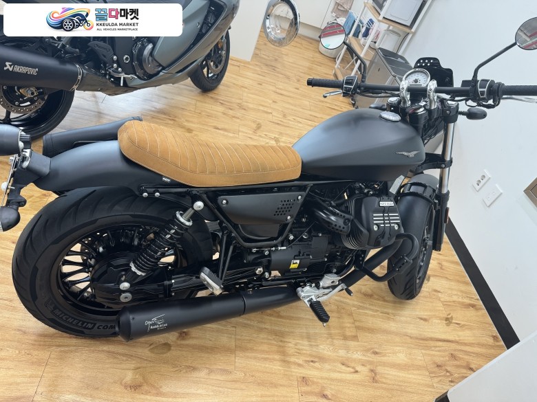 모토구찌 V9 바버 2016년식 모토구찌 V9 Bobber 풀 커스텀