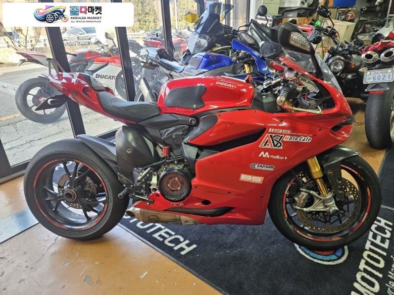 두카티 1199 파니갈레 S 2012년식 2기통의 자존심 파니갈레 1199S