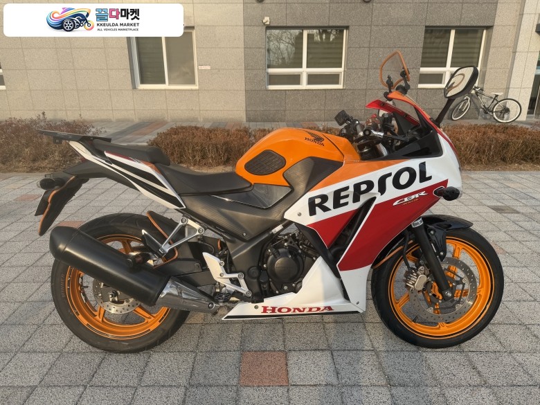 혼다 CBR 300 R 2016년식 혼다/CBR300R 중고매물 판매합니다.