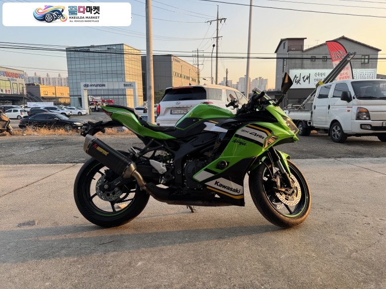 가와사키 닌자 ZX 4 RR 2025년식 신차급 컨디션 닌자 4RR 팝니다.