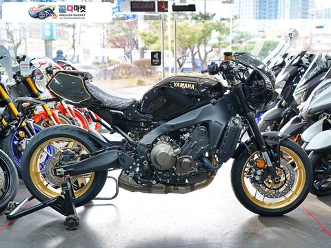 야마하 XSR 900 2025년식 [야마하 용산점 모터맥스] XSR900 / 와이즈기어 한정판 카울세트 / 60개월 초장기 할부