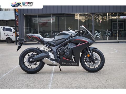 혼다 CBR 650 R E 클러치 2025년식 [신차]HONDA 혼다 CBR650R E-Clutch 맷블랙 E클러치