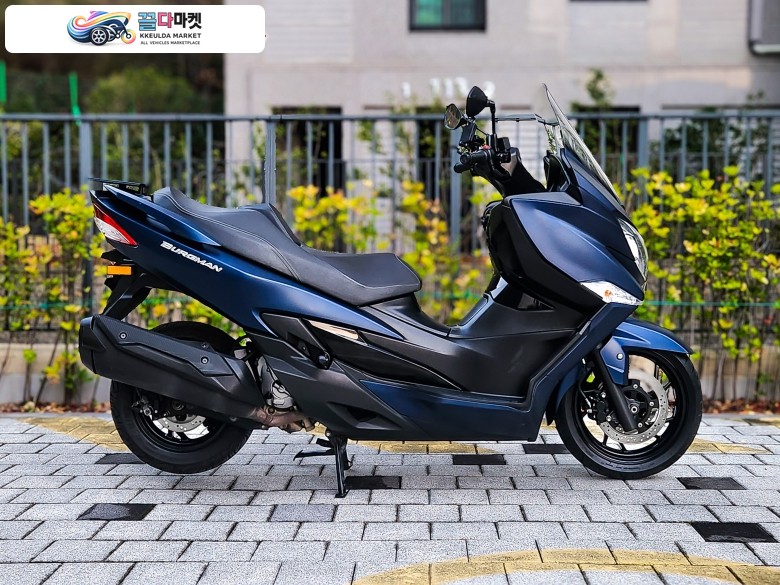 스즈끼 버그만 400 ABS 2020년식 스즈키 버그만 400 쿠페 판매합니다.