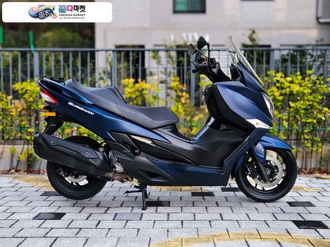 스즈끼 버그만 400 ABS 2020년식 스즈키 버그만 400 쿠페 판매합니다.