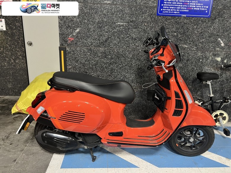 베스파 GTS 125 슈퍼스포츠 2025년식 베스파 gts125 (2025) 오렌지