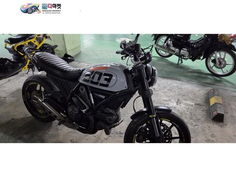 두카티 스크램블러 아이콘 2015년식 급매)두카티 스크램블러