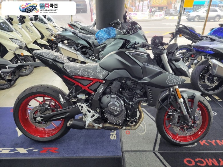 스즈끼 GSX 8 S 2025년식 스즈키 부산동구점 / 할인판매 / 신한마이카  하나오토론 장기할부 / 카드무이자-국민.삼성.하나.현대 12-36회 가능