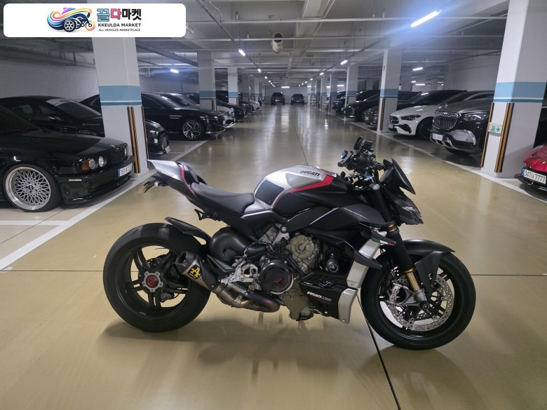 두카티 스트리트파이터 V4 SP 2022년식 스트리트파이터 V4 SP 리미티드