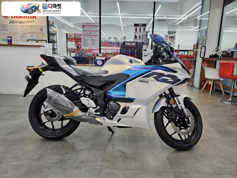 야마하 YZF R3 2026년식 야마하 서울강서점 2026 YZF-R3 좋은 프로모션에 판매합니다!