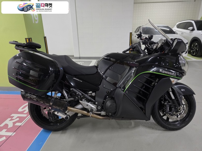 가와사키 GTR 1400 2015년식 가와사키GTR1400 3만키로 2015년식 무사고 완전좋은상태