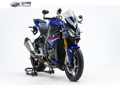 BMW S 1000 R 2021년식 한정 스페셜 색상 , 짧은키로수 , 풀옵션 최상급 컨디션 차량