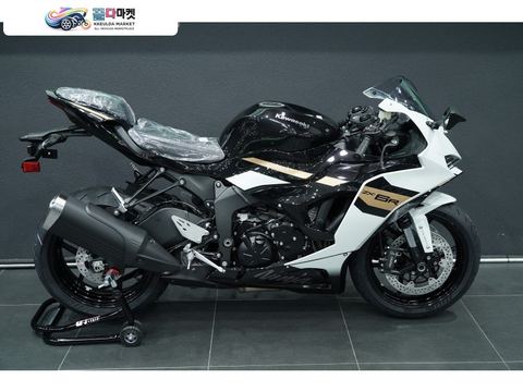 가와사키 닌자 6 R 2026년식 2026년 ZX-6R 화이트 컬러 판매 합니다