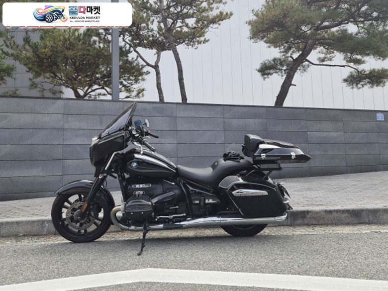 BMW R 18 B 2022년식 23년식 R18B 짧은키로수 할리투어팩 튜닝된 차량 판매합니다.