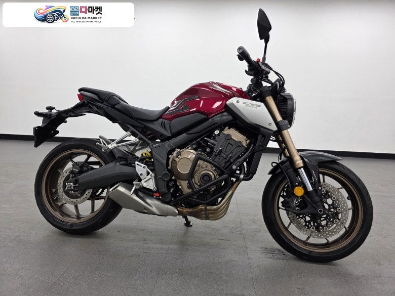 혼다 CBR 650 R ABS 2019년식 혼다 CB 650 R ABS 2019 년식 옵션 기어 시프트,블랙 박스,앞 뒤 타이어 에어 센서 장착/.할부 진행/