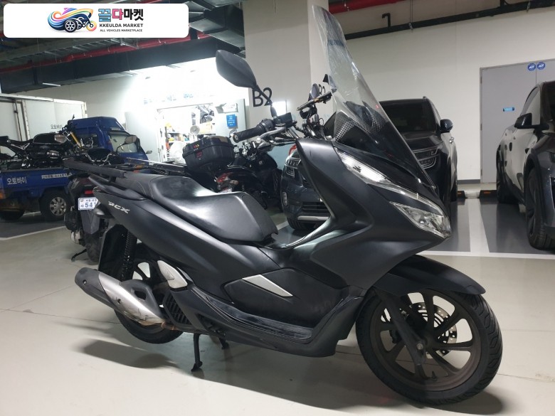 혼다 PCX 125 FI 2019년식 ▶▷드라이브애드/DC-060/ 혼다 / PCX /19년식/ 0.6만km(메다 교체) /중고 오토바이 판매◁◀