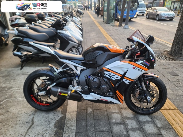 혼다 CBR 1000 RR C-ABS 2012년식 유성바이크   전차종 매입가능   대차 가능  깔끔  합니다  최상급 차량