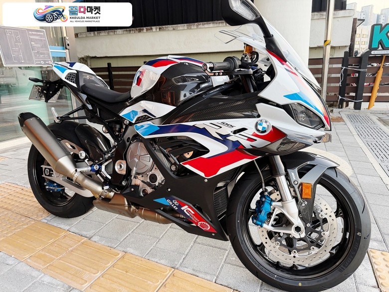 BMW M 1000 RR 2022년식 BMW M1000RR 신차급 판매합니다.2023년식 일인신조 키로수 106km