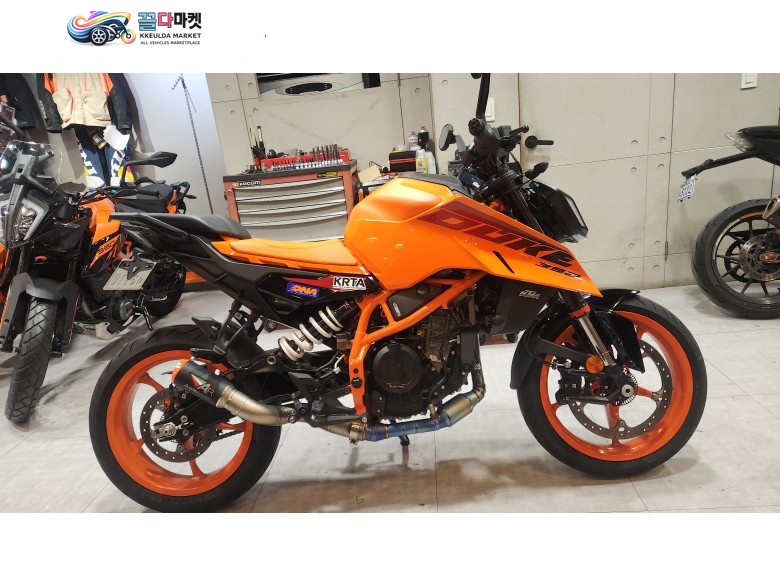 KTM 390 듀크 2024년식 신모델 390duke 오렌지컬러 신차급 / 풀배기