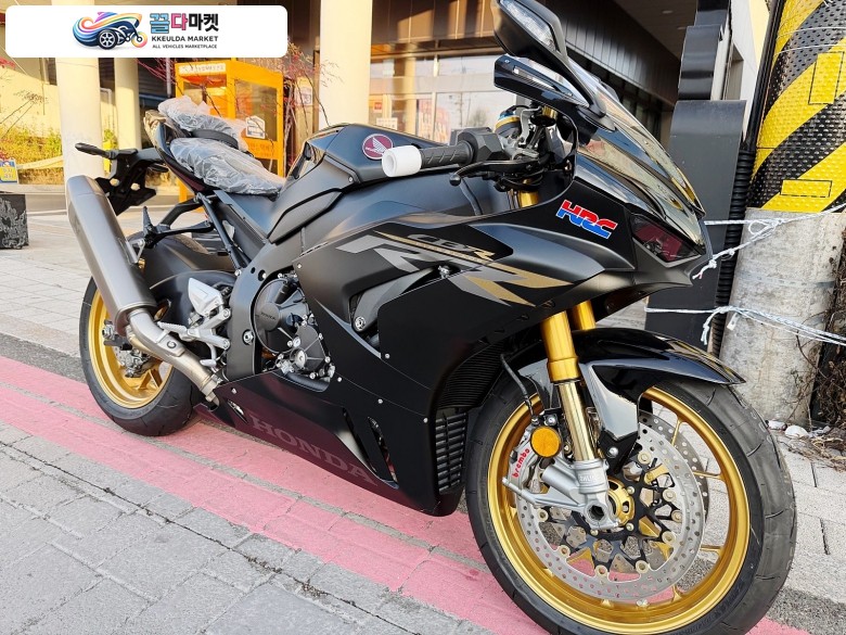 혼다 CBR 1000 RR-R 파이어블레이드 SP 2023년식 혼다 CBR 1000RR SP 모델 2023년식 신차 판매합니다.