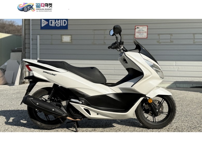 혼다 PCX 125 CBS 2015년식 혼다 pcx125 2015년식 1천키로대 판매합니다
