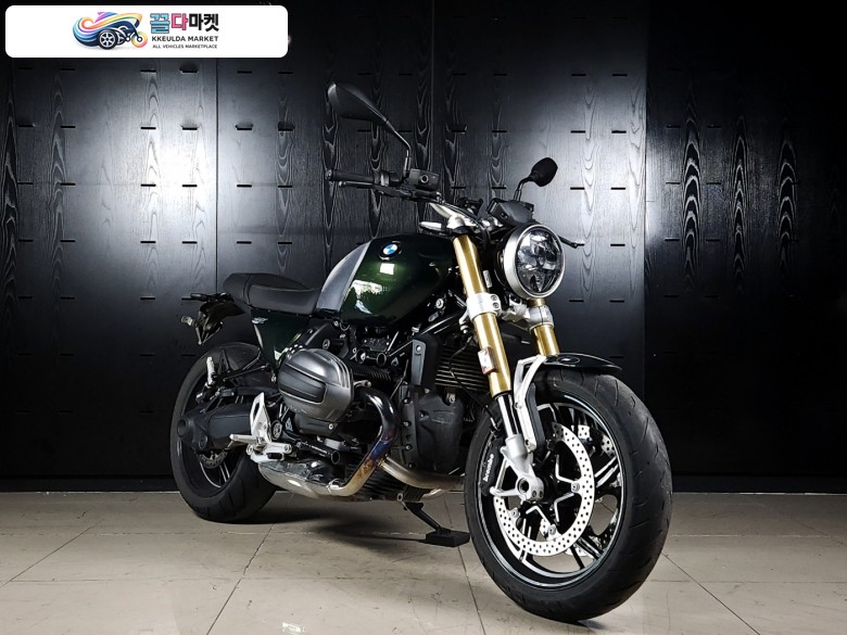BMW R 12 나인 티 2024년식 [BMW 공식모델] R12 NINE T 산레모 그린 (2025년 5월 출고) - BMW모토라드 보증 워런티 2028년 5월 - 무사고 관리잘된 깔끔한 중고매물 - 정직한 매입과 최고가 대차를 도와드립니다