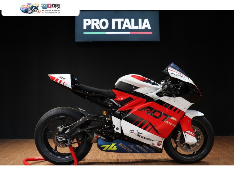 트라이엄프 스트릿 트리플 RS 2024년식 [프로이탈리아] Moto2머신 스트리트트리플 765 RS