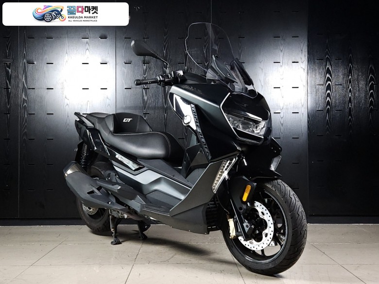 BMW C 400 GT 2024년식 [BMW 공식모델] C400GT 럭셔리 투어링 스쿠터 - BMW모토라드 공식 보증 워런티 2026년 10월 - 무사고 관리잘된 신차급 중고매물 - 정직한 매입과 최고가 대차를 도와드립니다.