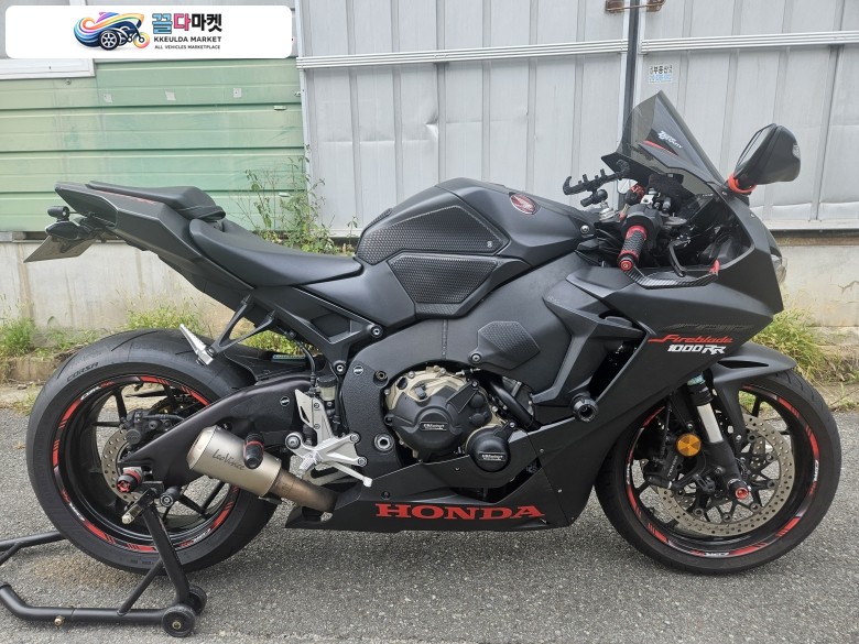혼다 CBR 1000 RR 2017년식 혼다 CBR1000RR 2017년 판매합니다