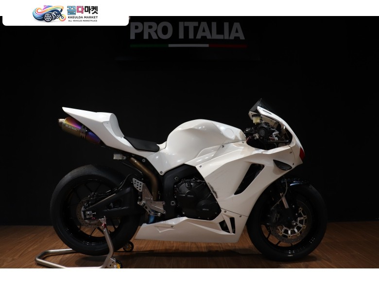 혼다 CBR 600 RR 2024년식 [프로이탈리아] 2024 HRC CBR600RR 레이스베이스