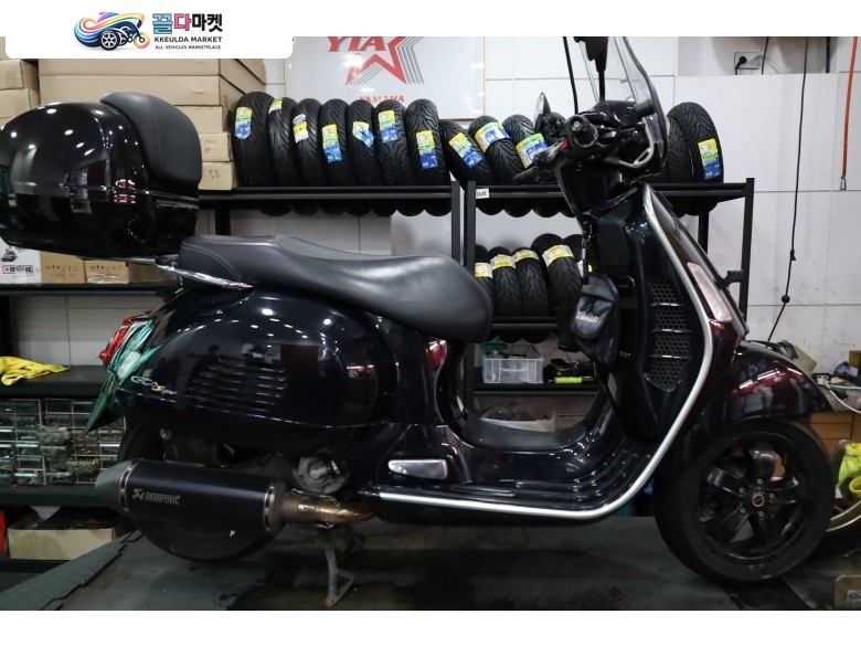 베스파 GTS 300 슈퍼테크 2020년식 [토모바이크] 베스파 GTS300슈퍼테크 20년식 블랙 중고차량 판매