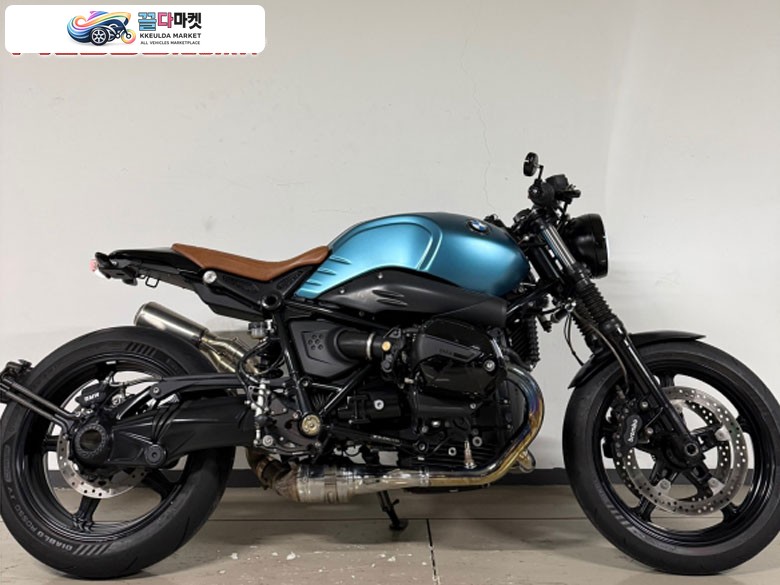 BMW R 나인 T 퓨어 2021년식 사용검사없이 이전가능 21년식 BMW R NINT FURE 알구티 알나인티 퓨어 1인차주 카페레이서 커스텀 파츠다수차량 가격인하 판매합니다.