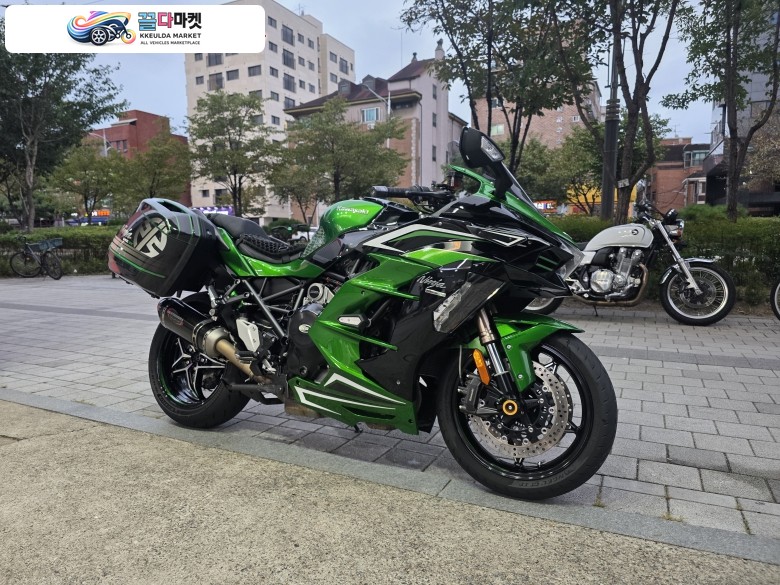 가와사키 닌자 H2 SX SE ABS 2018년식 가와사키 고속투어러 H2 SX SE 판매합니다.