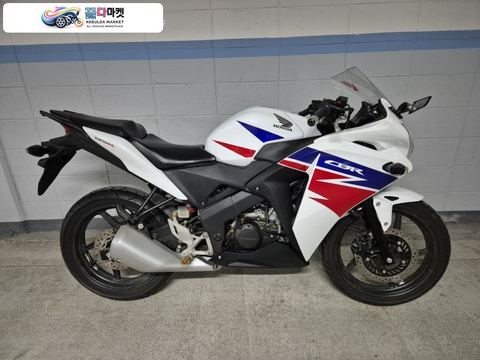 혼다 CBR 125 R 2016년식 주행거리 짧은 혼다 cbr125r 팔아요